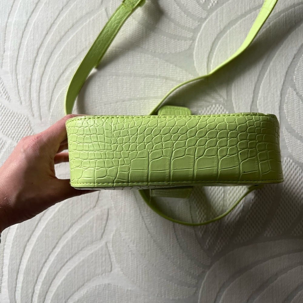 Green Crocodile-Embossed Bag - Picture 5 of 5